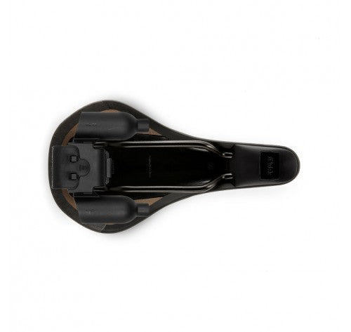 gravita-alpaca-saddle-with-carrier-tools-kit-1-fizik-mtb_1-500x473-1
